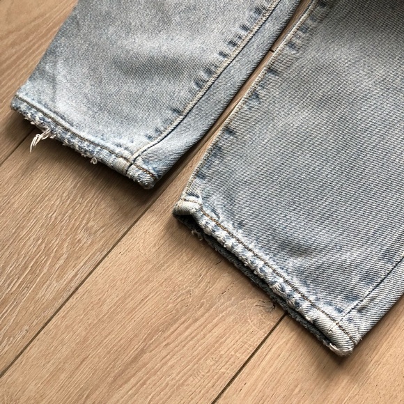 Levi’s Distressed Ankle Jeans Light Wash Women’s Size 29 - Picture 9 of 14